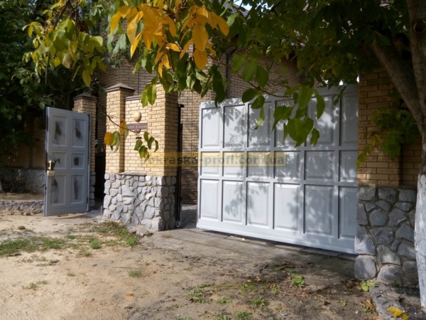 pokraska-vorot-poselok-zhukovskogo-2